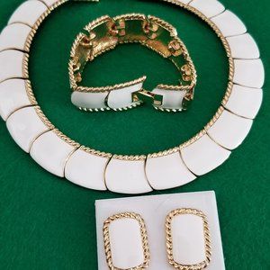 Women's jewelry suite